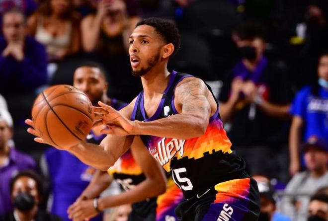 包含菲尼克斯太阳内部会议纪要流出——集结日战术微调，CBA常规赛使命明确，更衣室氛围转暖的词条