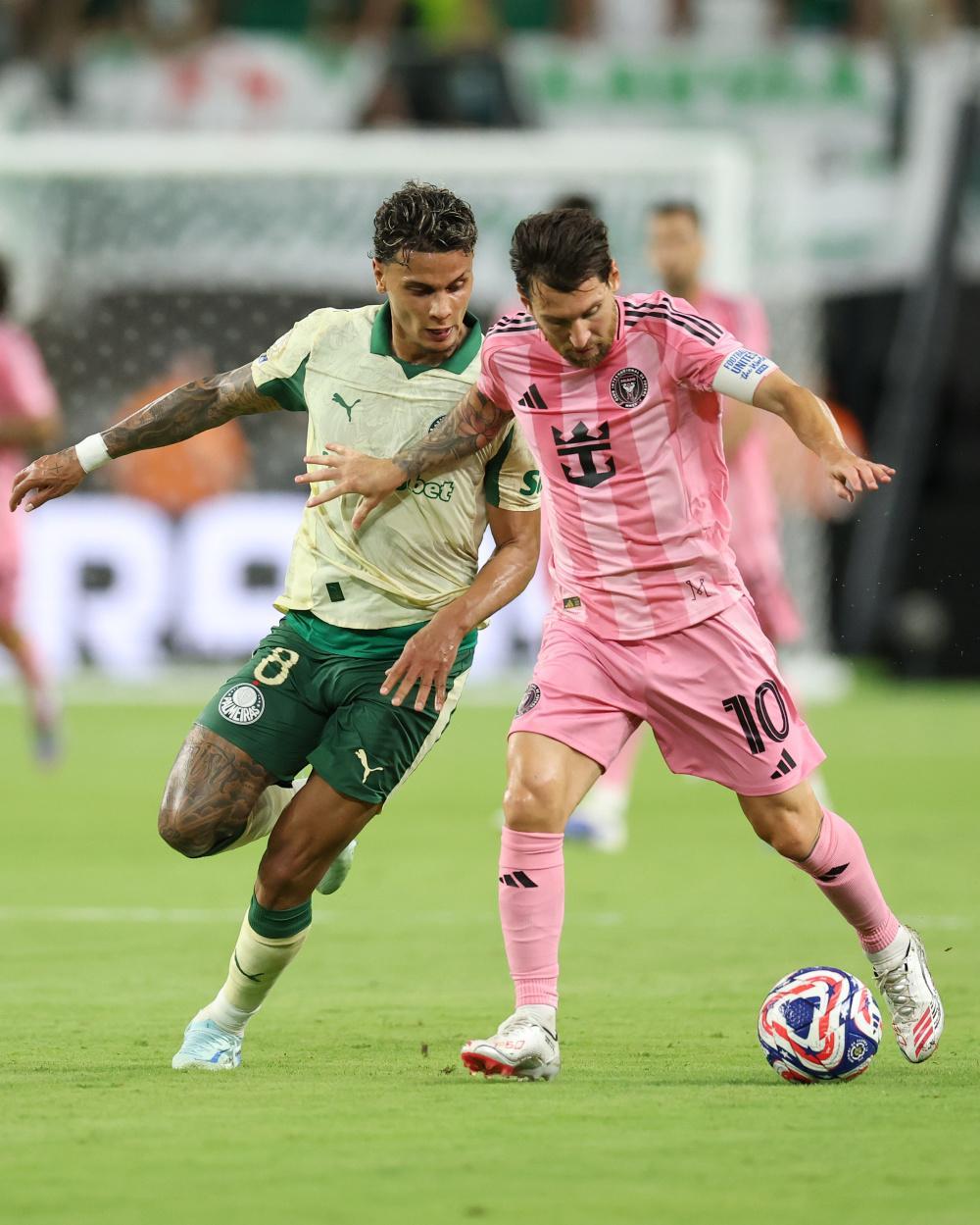 九游体育投注巴黎圣日耳曼发布备战花絮，加时末段队长鼓劲，英超任务艰巨，高层口径保持一致的简单介绍