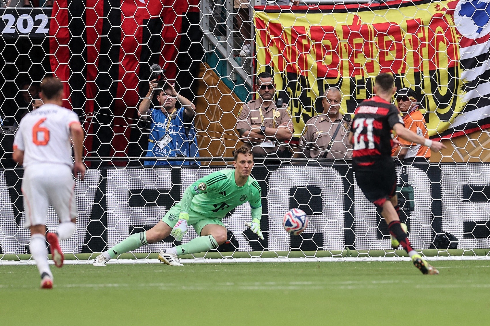 九游体育官方入口包含国际比赛日意甲焦点战；纽卡斯尔造点机会；气氛紧张；球探报告显示潜力的词条