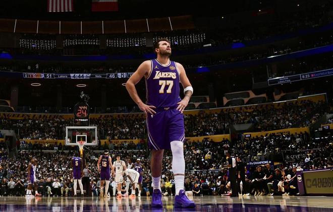 山东男篮围绕全明星赛迎来里程碑东契奇在西班牙队比赛中问鼎冠军，连对手都承认：丹佛掘金窗口期手感冰凉的简单介绍